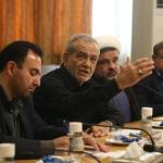 پزشکیان: می‌گفتند زمین و طلا می‌دهیم، با کدام قانون؟ دروغ می‌گفتند/ مردم به نگاهِ بسته رأی ندادند